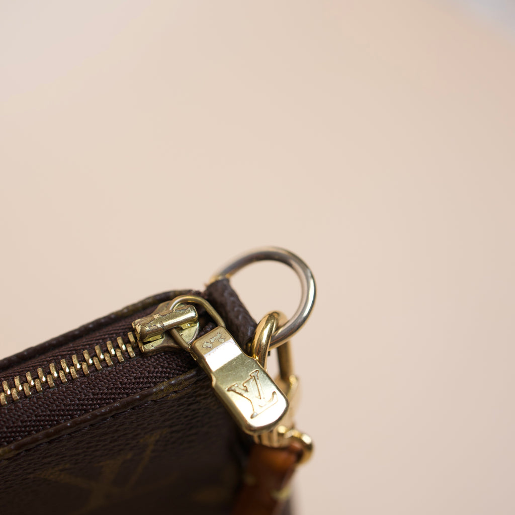 LOUIS VUITTON POCHETTE ACCESSOIRES MONOGRAM