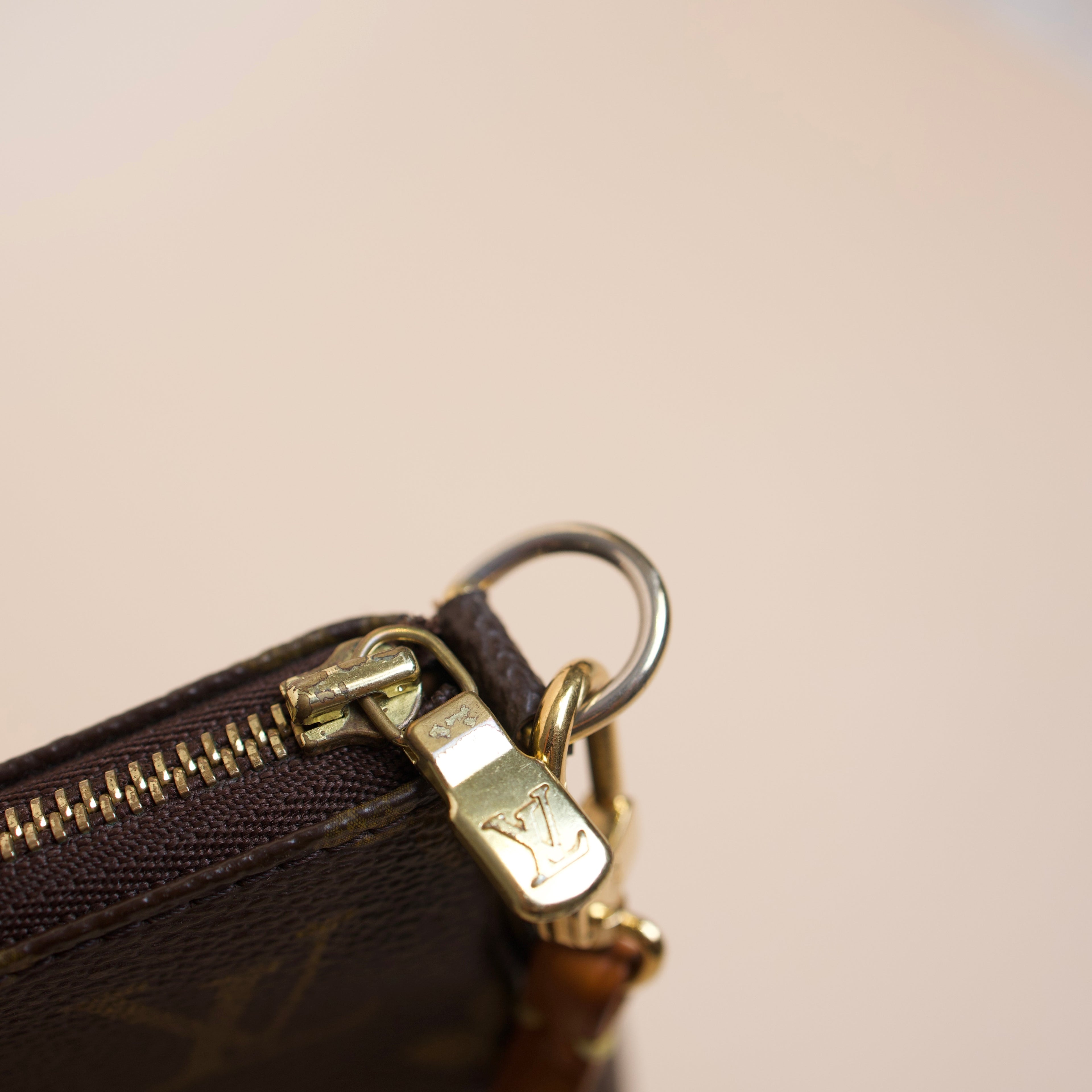 LOUIS VUITTON POCHETTE ACCESSOIRES MONOGRAM