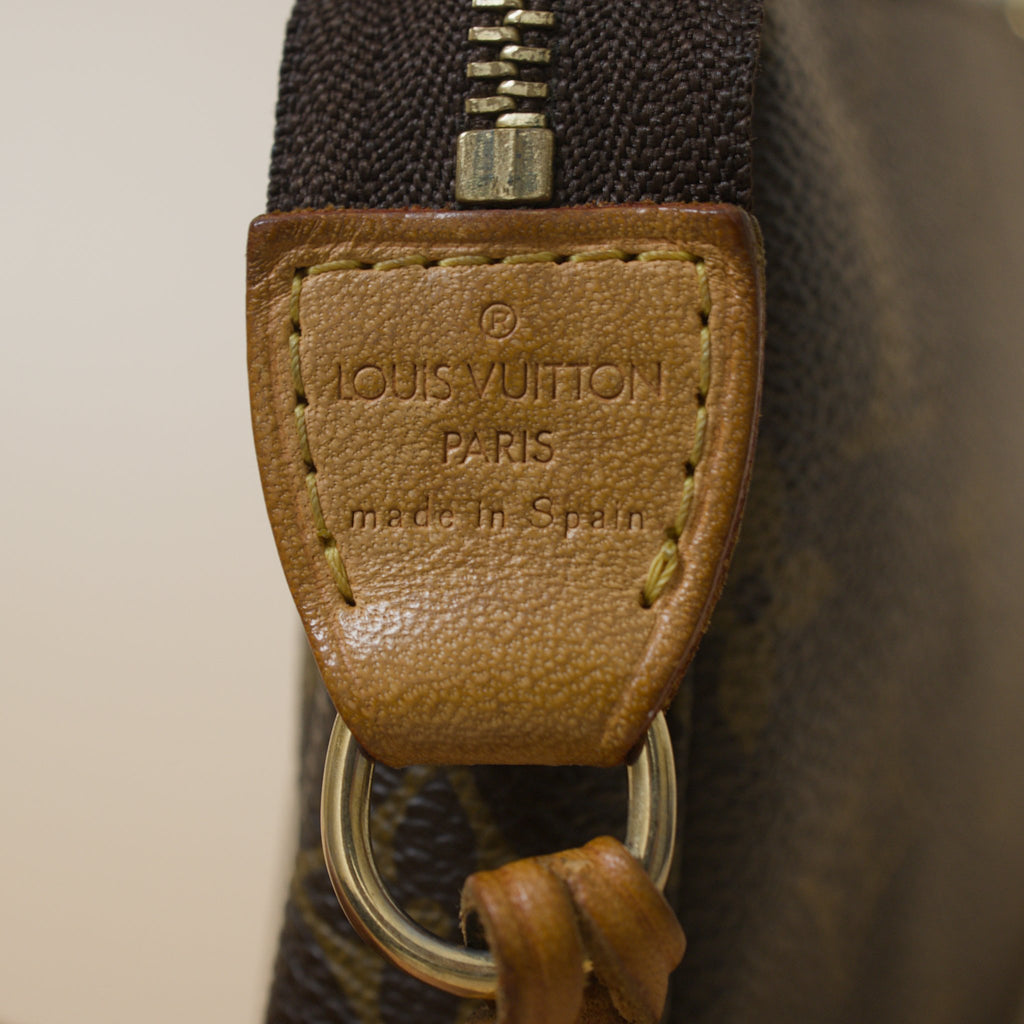 LOUIS VUITTON POCHETTE ACCESSOIRES MONOGRAM