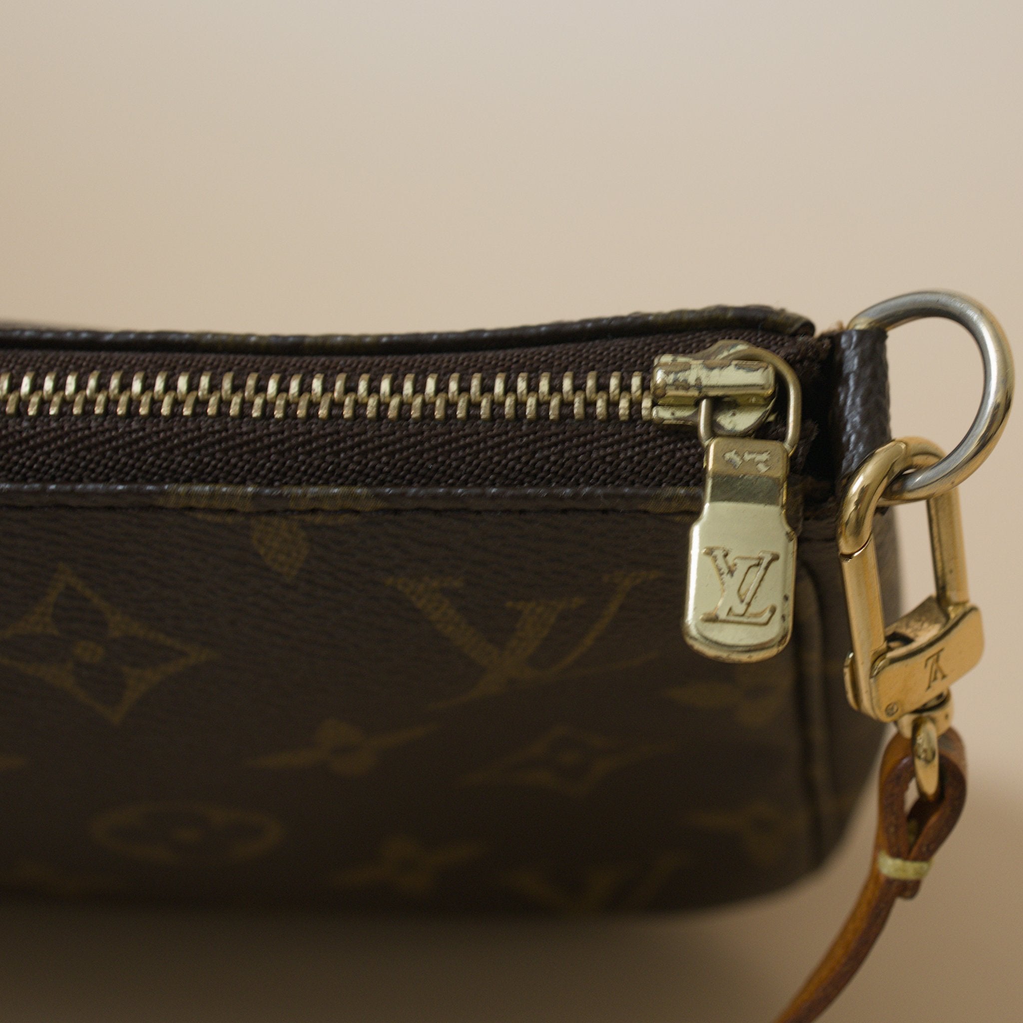 LOUIS VUITTON POCHETTE ACCESSOIRES MONOGRAM