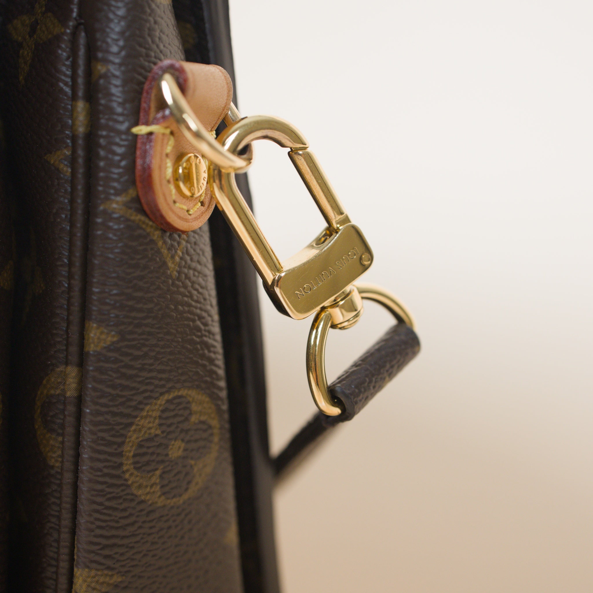 LOUIS VUITTON POCHETTE MÉTIS MONOGRAM